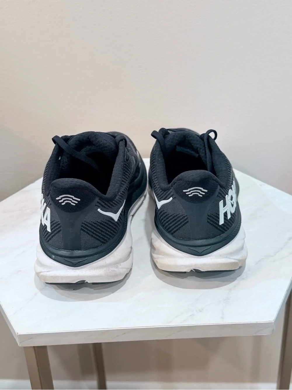 🔥HOKA Men's Black Running Shoes - Lightweight Cushioning Size 10 EC🔥